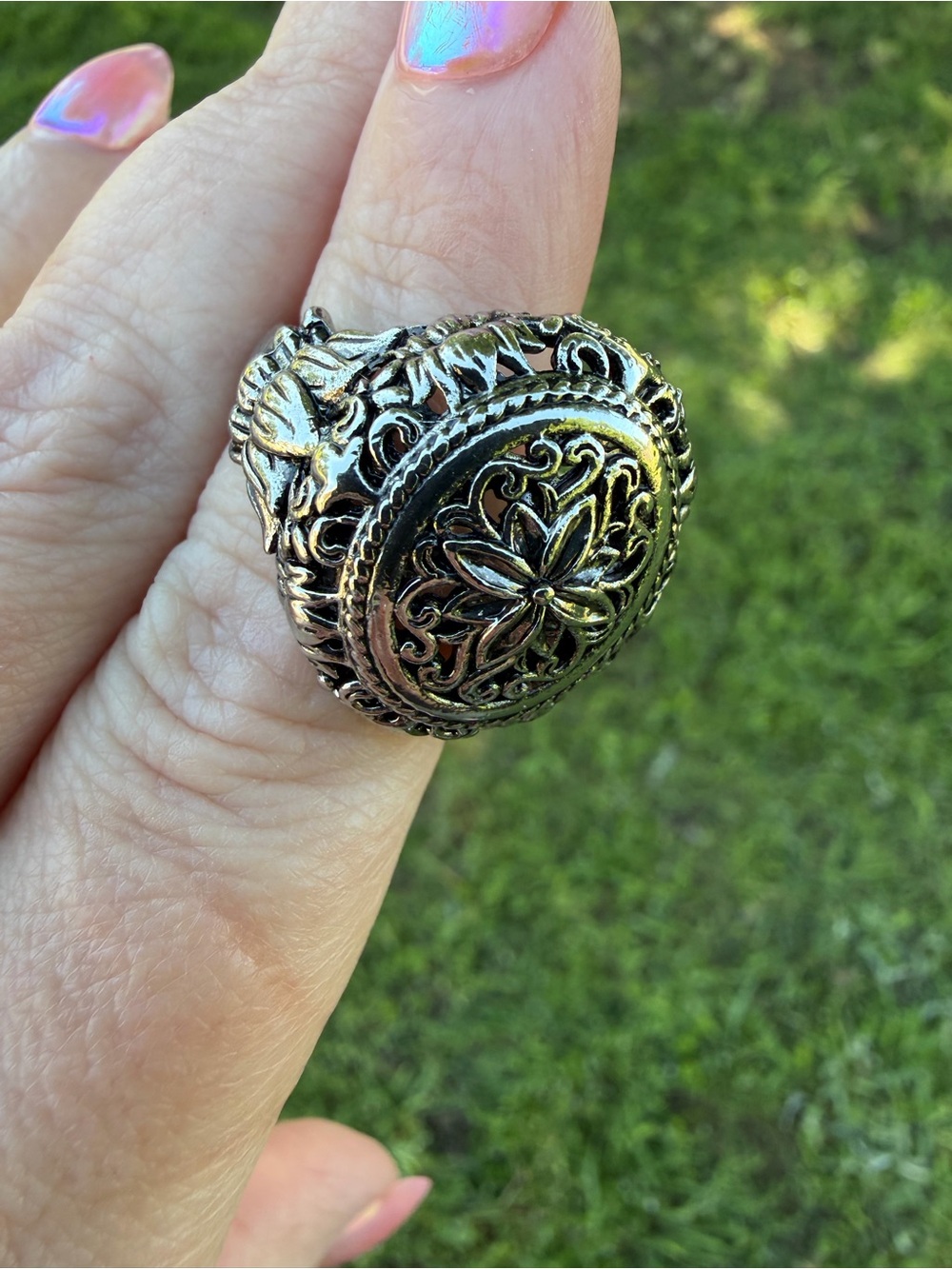 Antique-Style Floral Silver-Tone Statement Ring - Picture 3 of 5